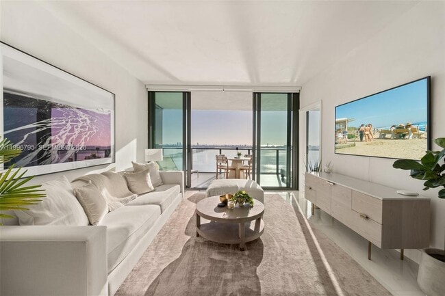 Photo - 3131 NE 7th Ave Unidad 3105