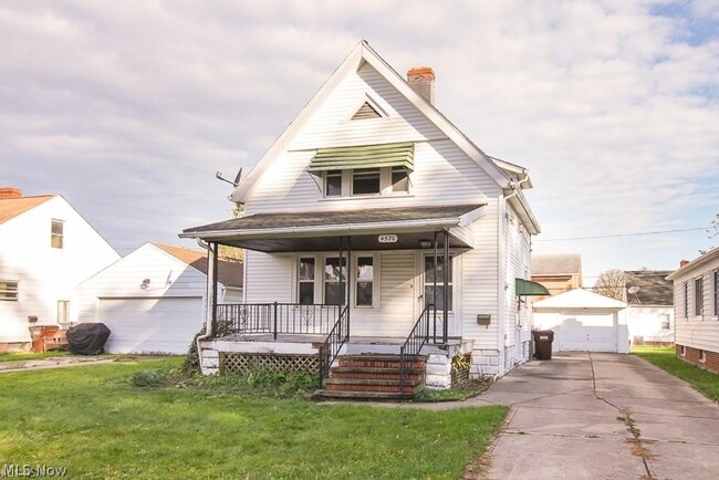 Building Photo - 4520 Kenmore Ave