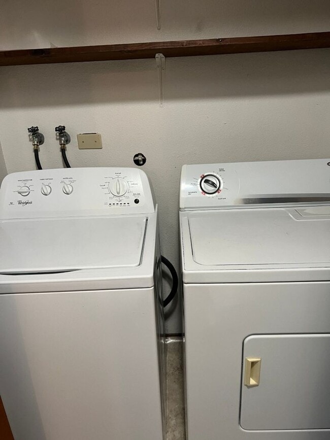 Photo - 280 SE Donnelly Ln