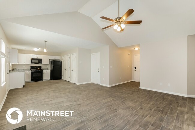 Photo - 2910 Russ Ln