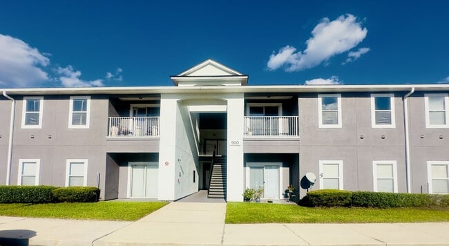 2 BR 2 BA Condo - MERRILL PINES COMMUNITY - 2 BR 2 BA   Condo  - MERRILL PINES COMMUNITY Unidad 911