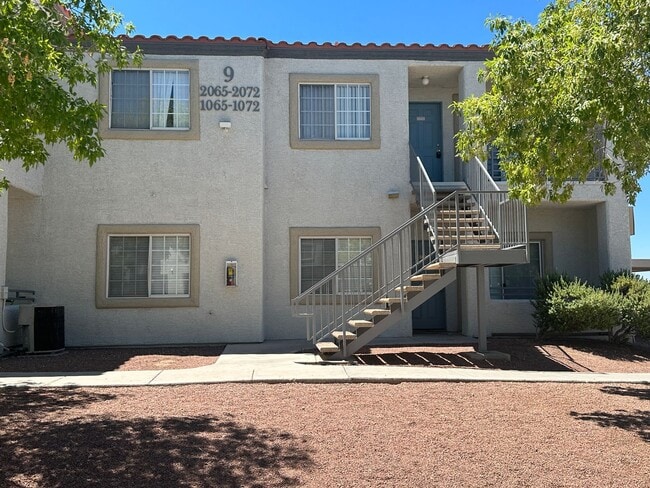 Building Photo - Adorable 3 bedroom Las Vegas Nv condo
