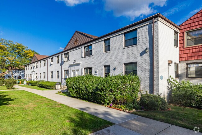 Hyde Park Gardens - Hyde Park Gardens