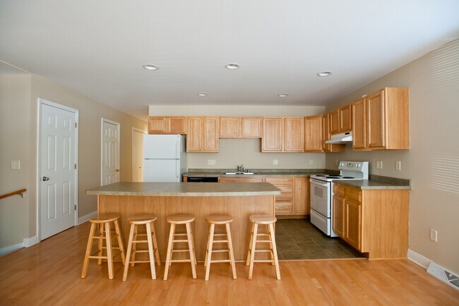 Photo - 3255 N Oakland Unit 3257