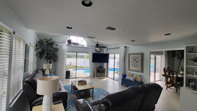 Photo - 12732 Meadowbreeze Dr