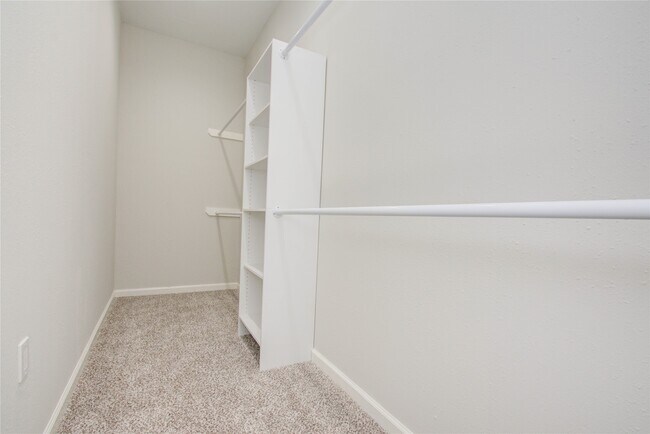 Photo - 4916 Sunbeam St