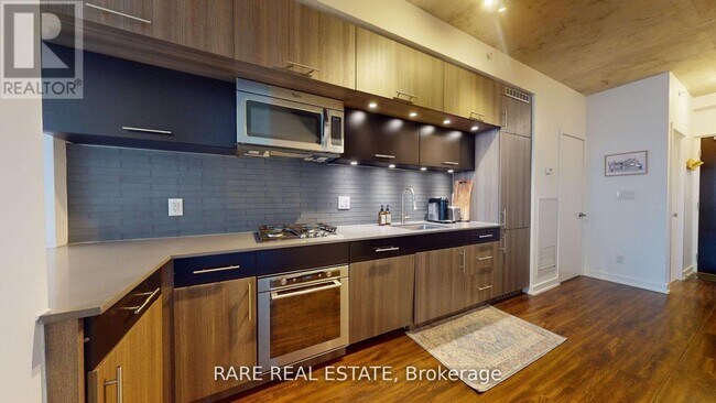 Photo - 205 Manning Ave Unit 102