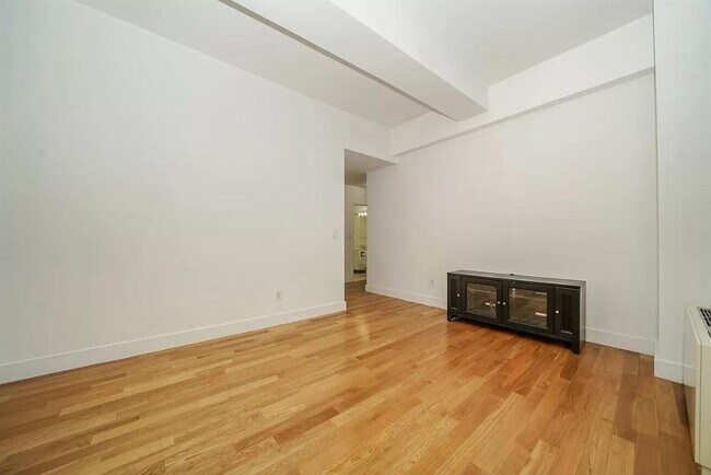 99 John St Unit 607