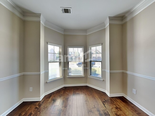 Photo - 137 Border Ave