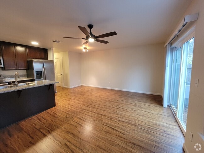 Building Photo - 54 S Haskell St Rental
