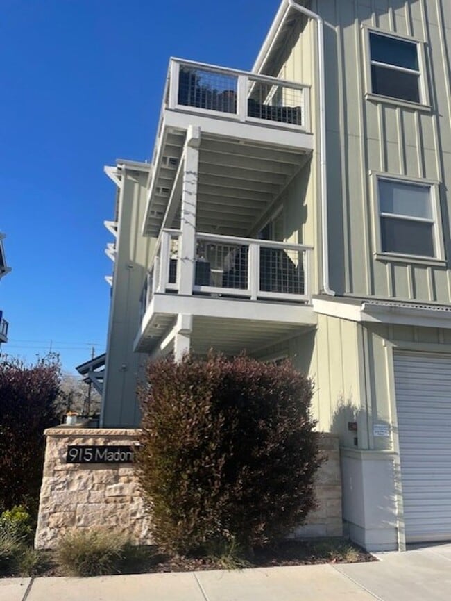 Photo - 2 Bedroom 2 Full Bath Condo with Stunning Views and Energy Savings