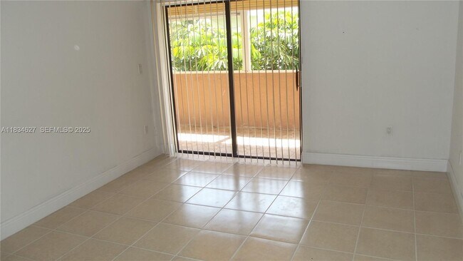 Photo - 3582 NE 171 St Unit 305