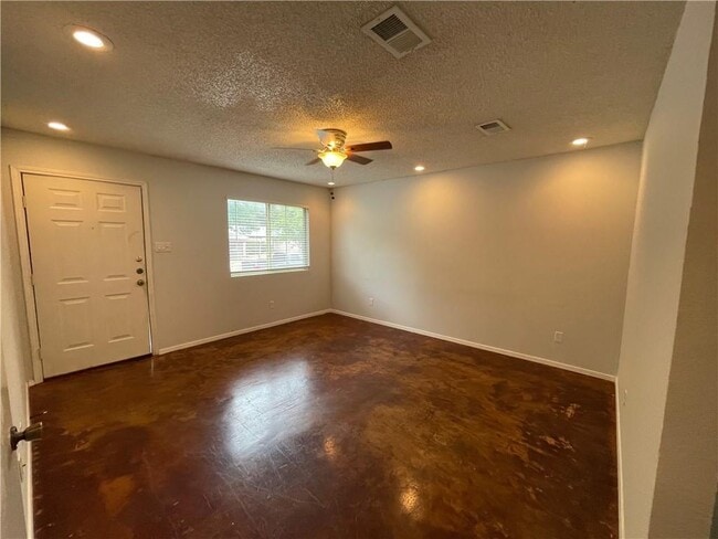 Photo - 7712 Elderberry Dr