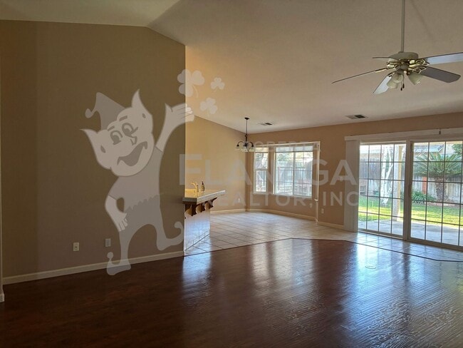 Photo - Large 4 Bedroom/ 2  Bathroom home