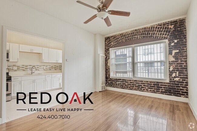 Building Photo - 2933 1/4 W 8th St-104 Unit 104 Rental