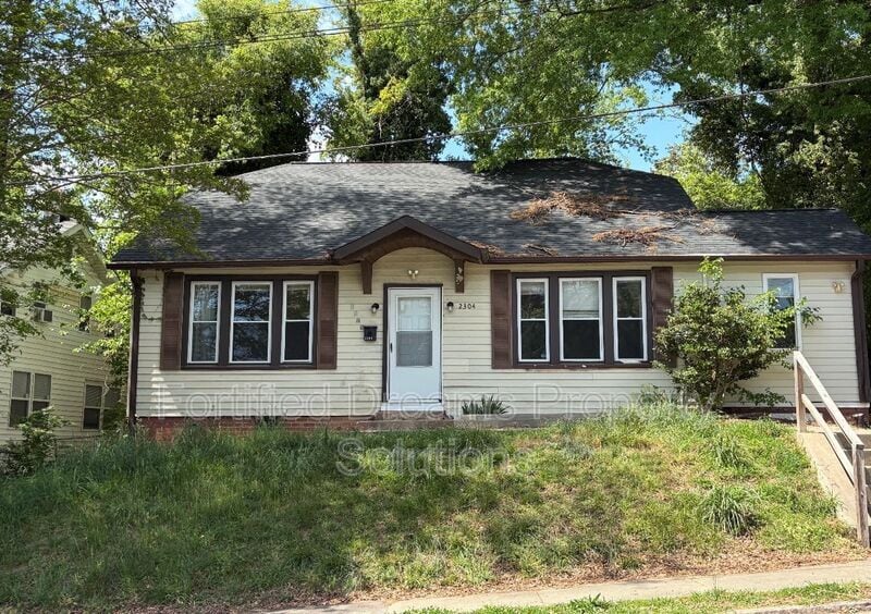 Photo - 2304 Montrose Ave