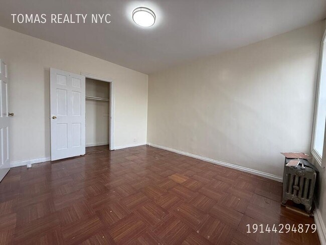 Photo - 710 E 235th St Unidad E1