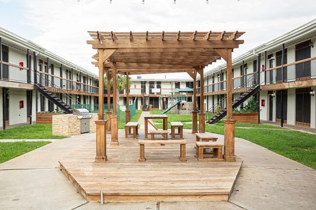 Building Photo - 101 S Allen-Genoa Rd Unit 207B