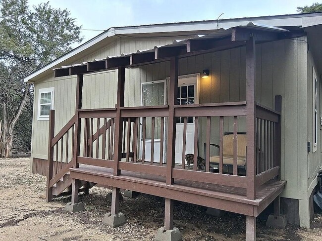 Building Photo - 536 Wright Dr