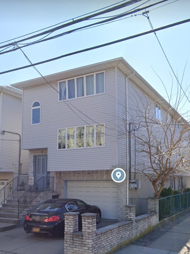 Building Photo - 91 Oliver St Unit 1 Rental