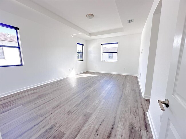 Photo - 244 NE 210th Way