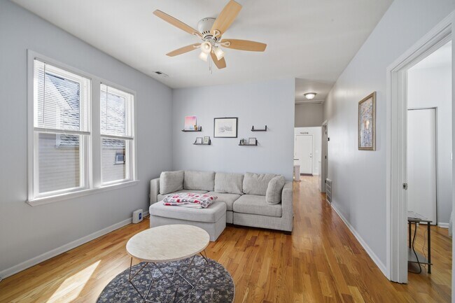 Photo - 3645 W McLean Ave Unidad 2