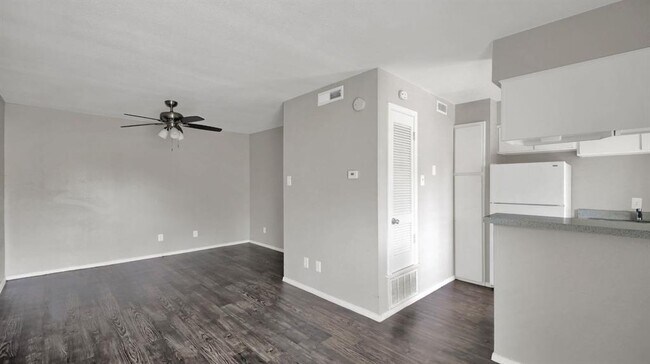 Photo - 4406 Avenue C Unidad 104