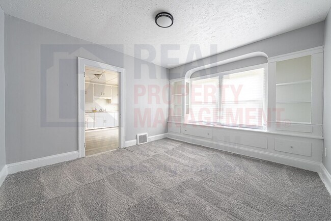 Photo - 11101 Nelson Ave Unit Lower