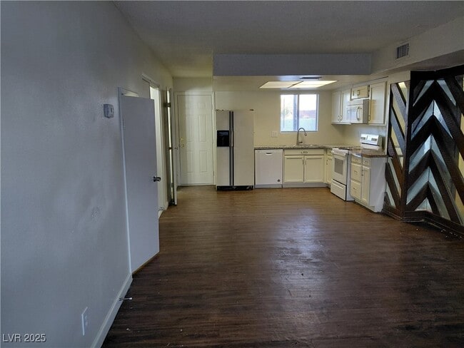 Photo - 1336 N Jones Blvd