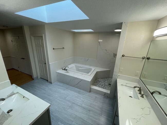 Photo - $4,575 - GORGEOUS 3 BEDROOM HOME IN BLACKHAWK