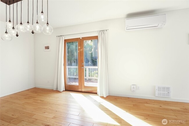 Photo - 2816 14th Ave W