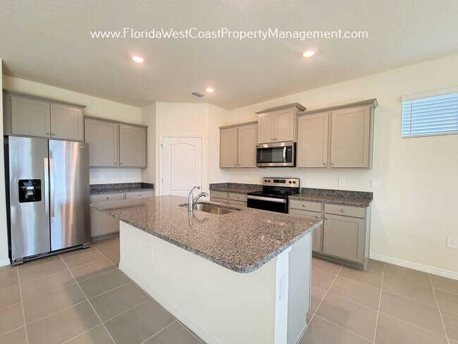 Photo - LAKEWOOD RANCH! 4 BEDROOM/2 BATH/ PET FRIENDLY! COMMUNITY POOl! READY for MARCH 2026