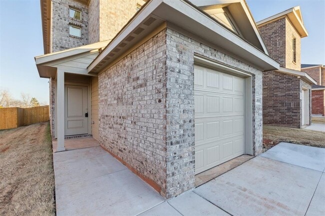 Photo - 14910 Parkway Center Ave