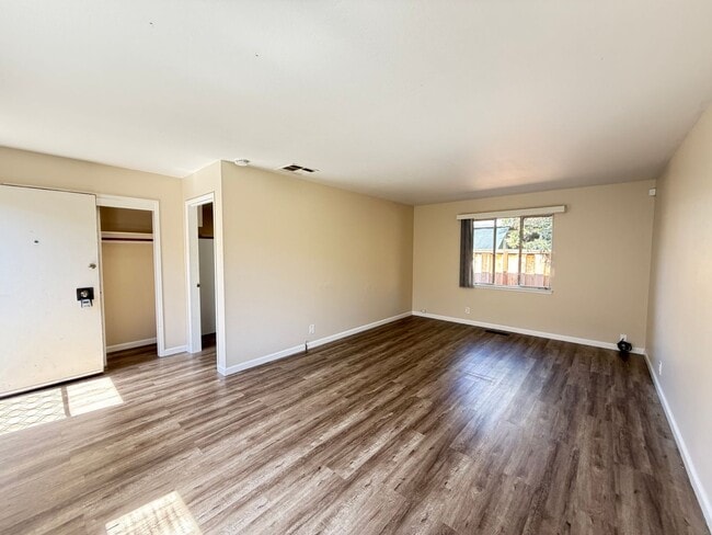 Photo - 544-548 E McKinley Ave. Unit 544 E McKinley Ave.