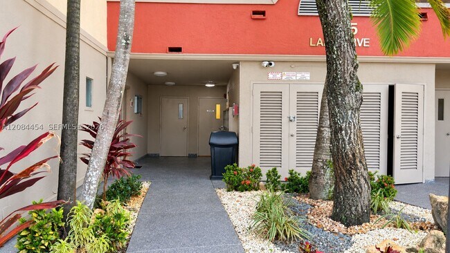 Photo - 8255 Lake Dr Unit 501