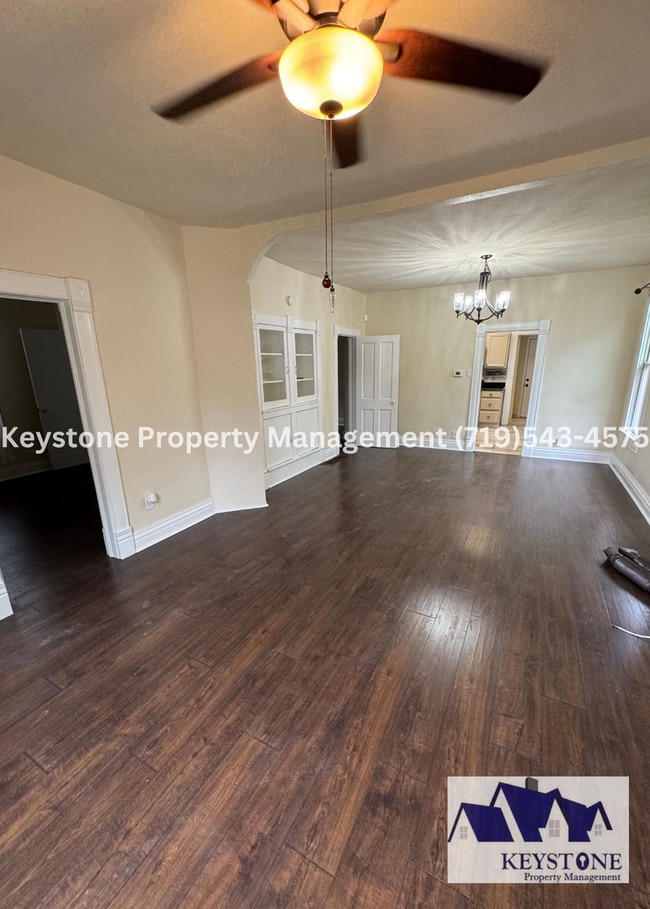 Photo - Charming Pet Friendly House 2 Bedroom/1.5 Bathroom/Oversized Garage $1500/$1500