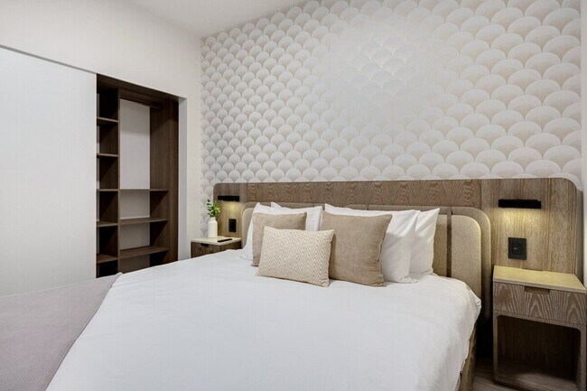 Photo - 580 72nd St Unit ID1375353P