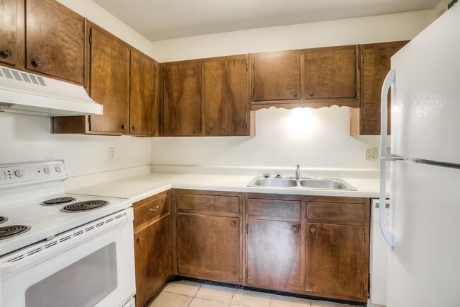 Photo - 1438 N Meridian Rd