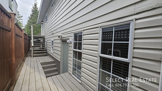 Photo - 1587 Stayte Rd Unit B