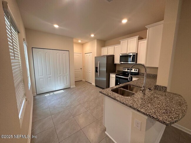 Photo - 256 Talulla Trl