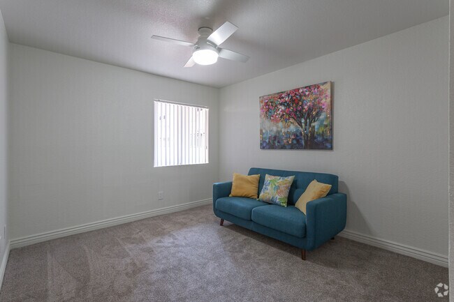 2BR, 2BA - C2 Remodel - 840 SF