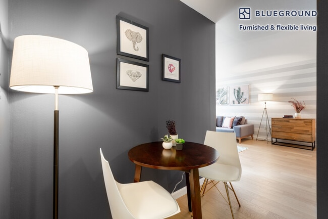 Photo - 180 W 20th St Unidad FL5-ID107