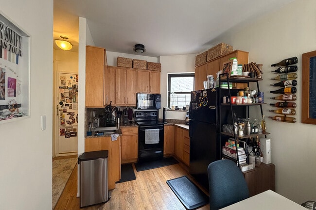 Photo - 160 E 91st St