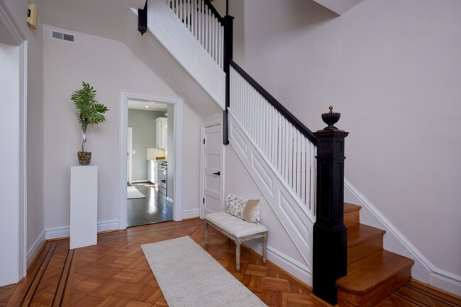 Photo - 1364 Oak St NW