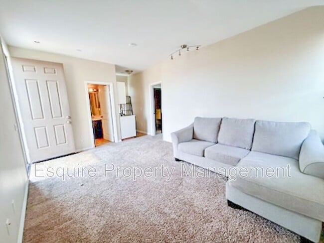 530 Owens River Dr Unidad (STUDIO)