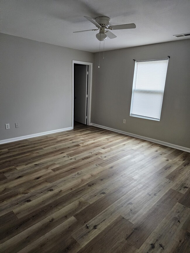 Photo - 130 Blackwell Ct