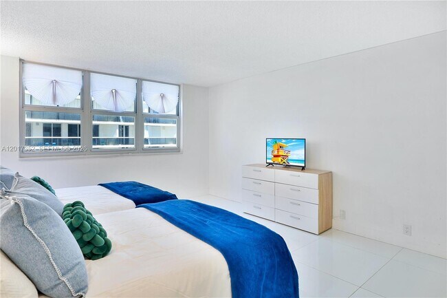 9511 Collins Ave Unit 901