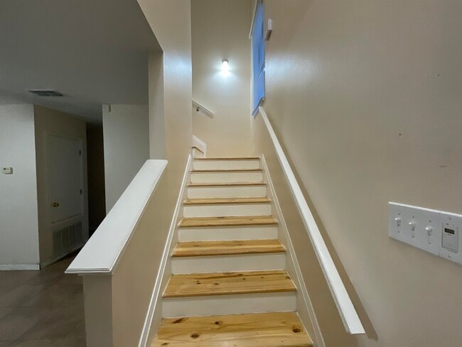 Photo - 915 Rutledge Dr