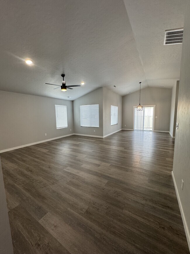 Photo - 17453 N Newell Ave