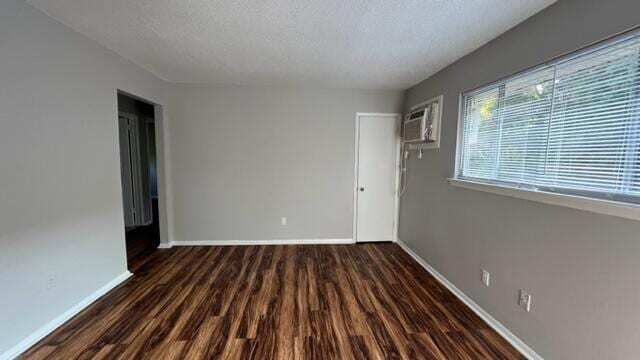 Photo - 210 Hendricks Blvd